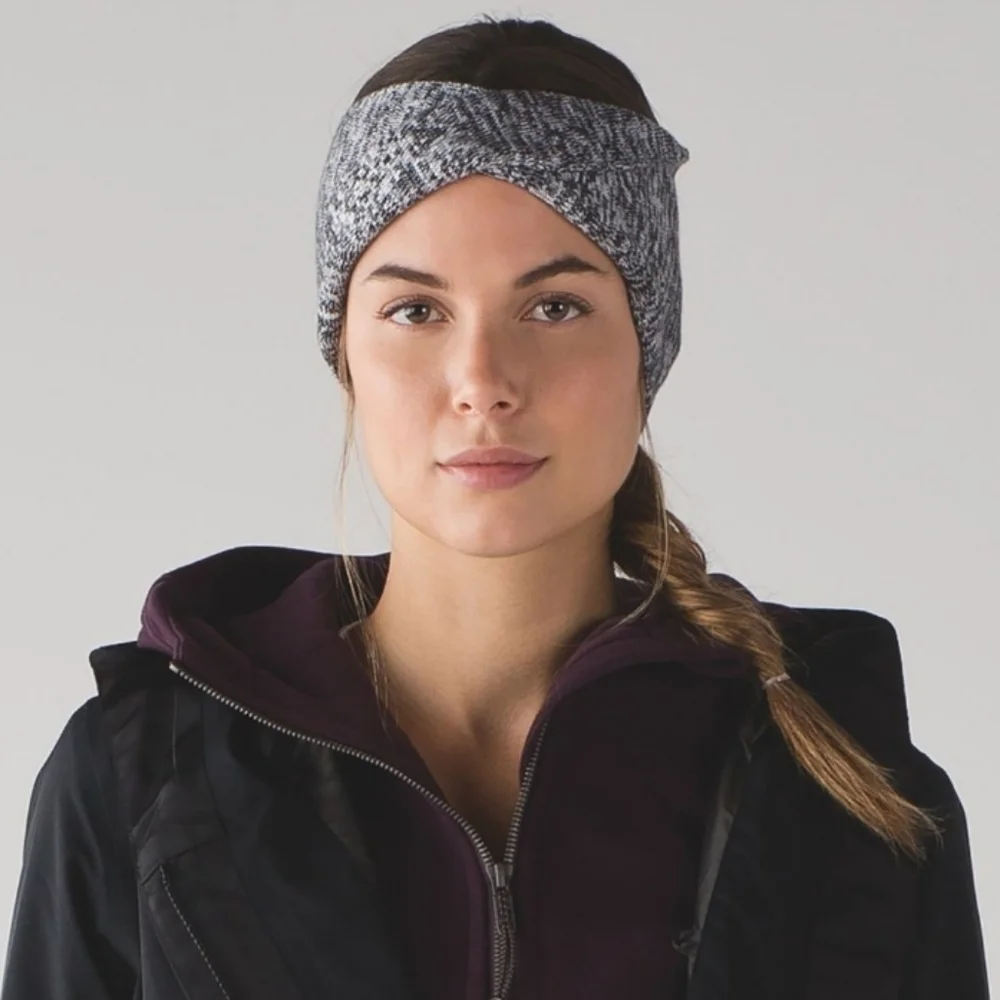 NEW Lululemon Mantra Twist Ear Warmer Heathered Black/ Heathered White